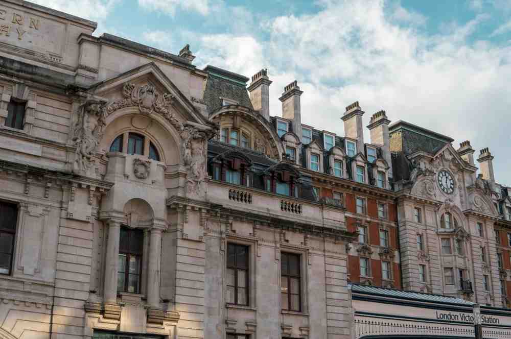 Victoria station transfer minicabs. Cheap taxi cab car near me. london cab company phone number for fixed quote taxi cars. | London | Taxi Online and Cabs Transfers